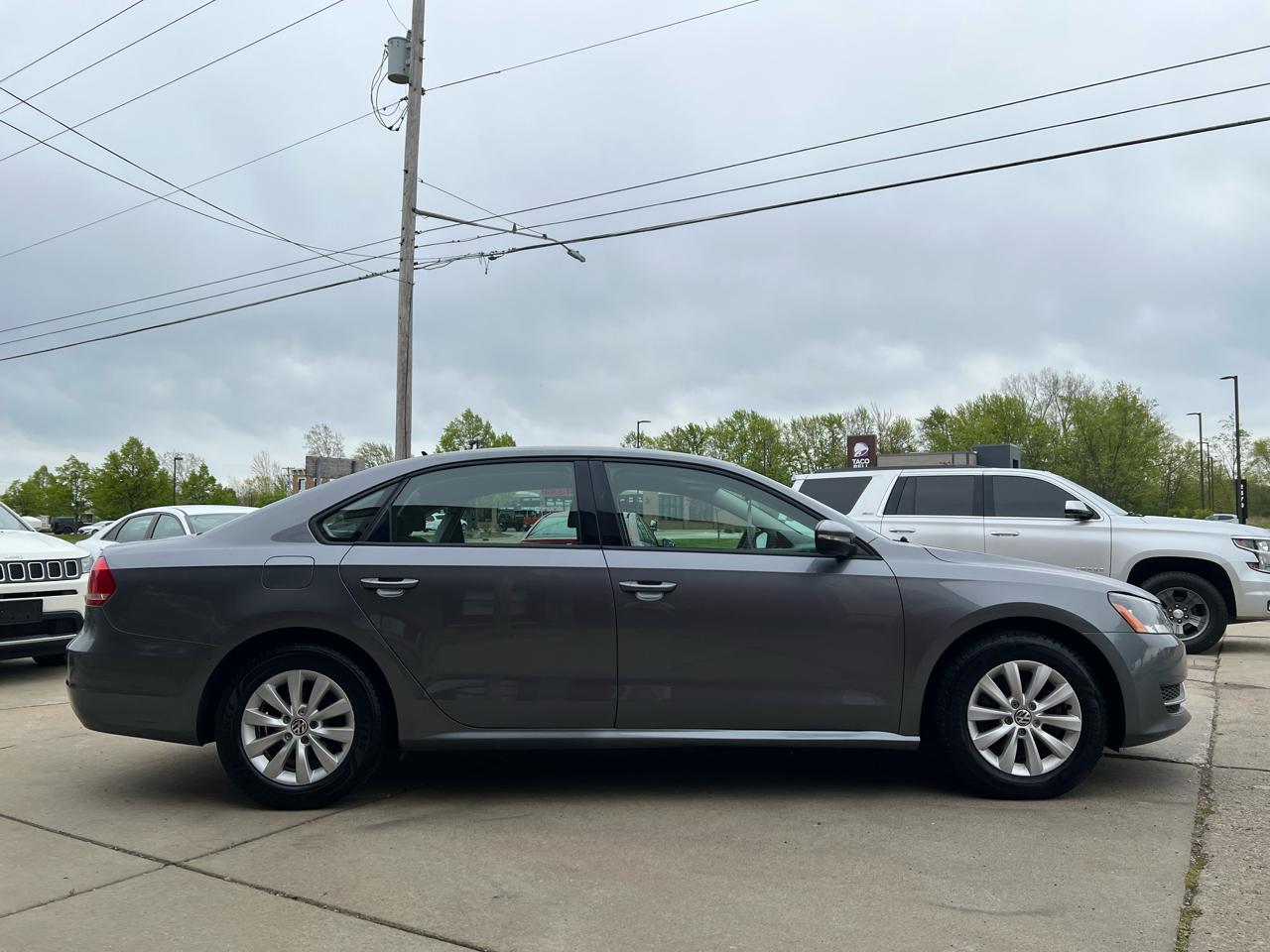 Volkswagen Passat 4dr Sdn 2.5L Auto S PZEV 2012