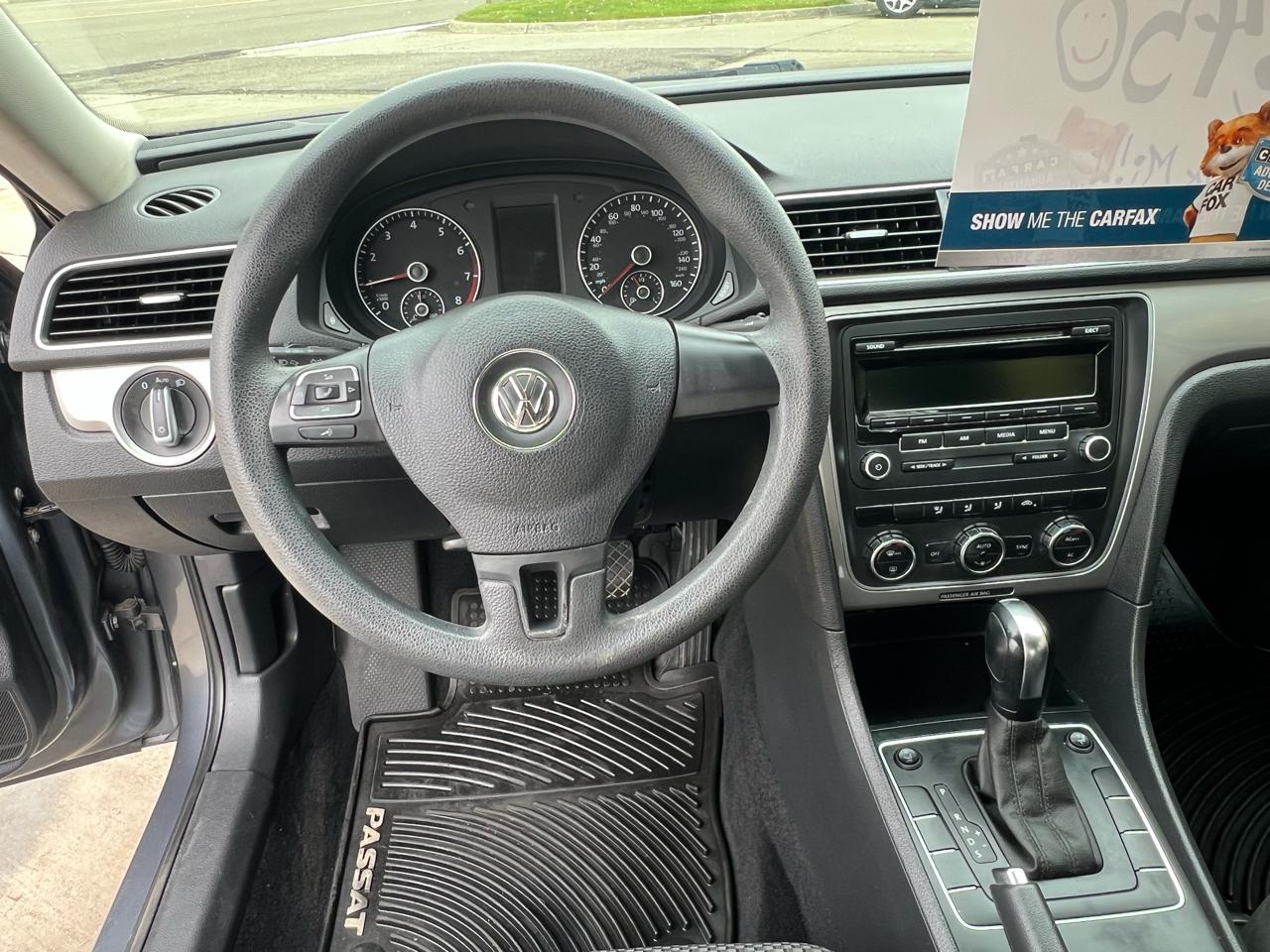 Volkswagen Passat 4dr Sdn 2.5L Auto S PZEV 2012