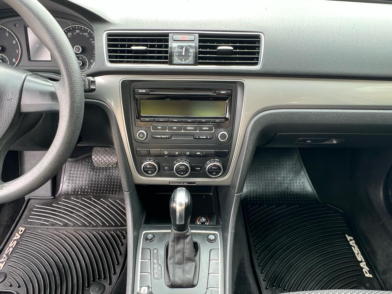 Volkswagen Passat 4dr Sdn 2.5L Auto S PZEV 2012