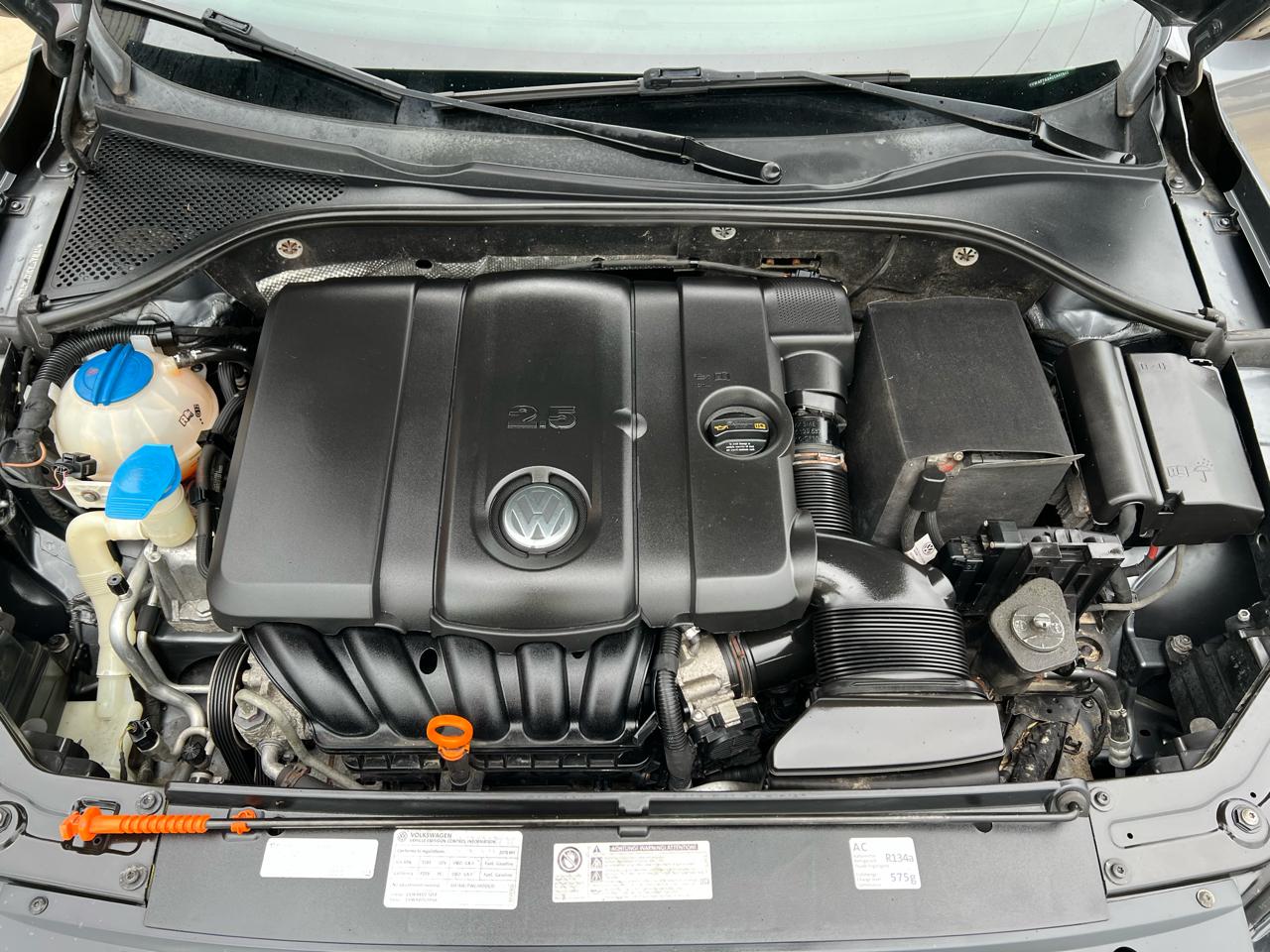Volkswagen Passat 4dr Sdn 2.5L Auto S PZEV 2012