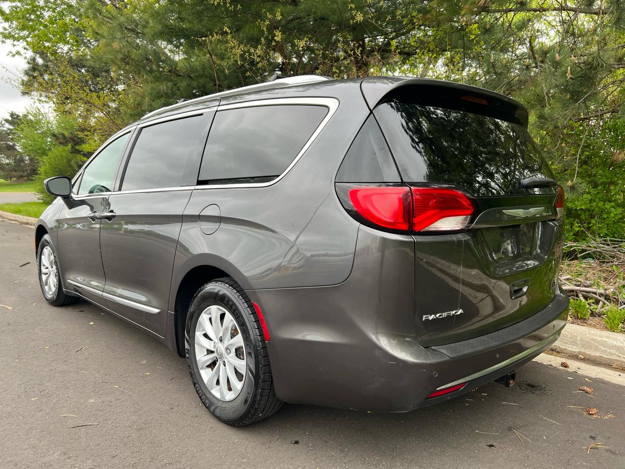 Chrysler Pacifica Touring L FWD 2018