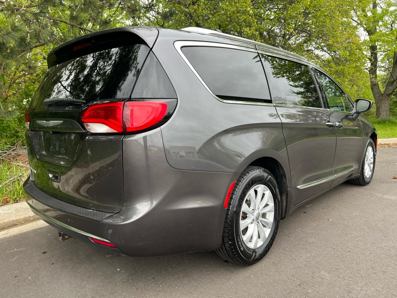 Chrysler Pacifica Touring L FWD 2018