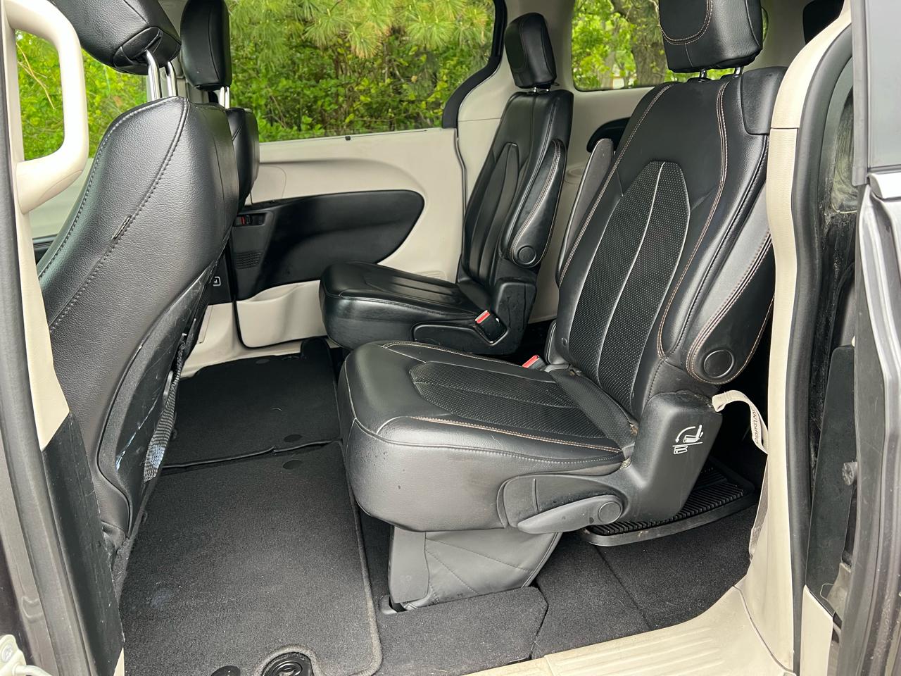Chrysler Pacifica Touring L FWD 2018