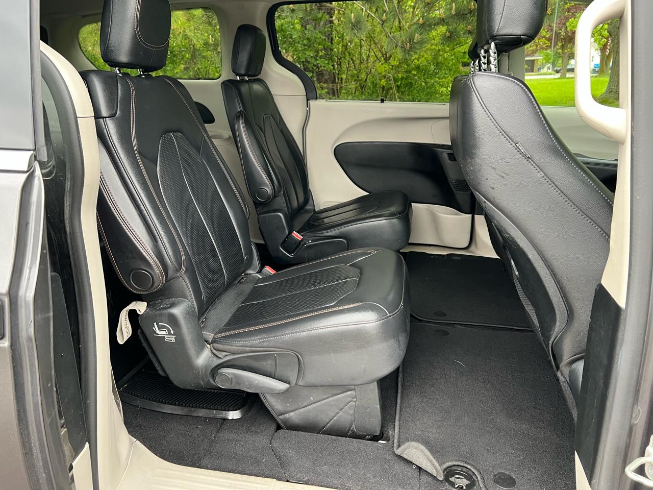 Chrysler Pacifica Touring L FWD 2018