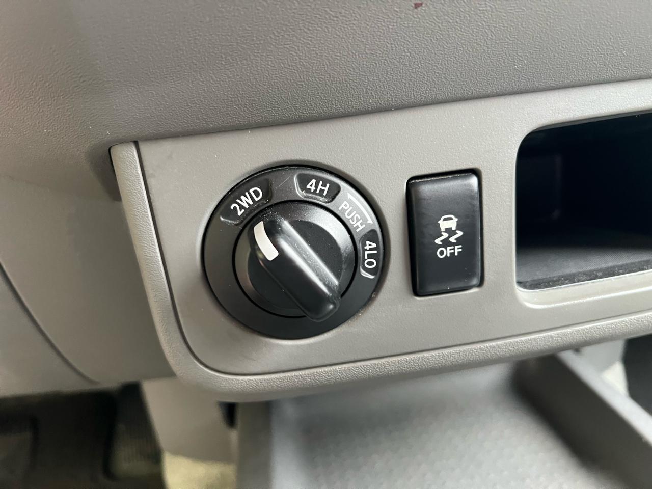 Nissan Frontier 4WD Crew Cab SWB Auto PRO-4X 2016