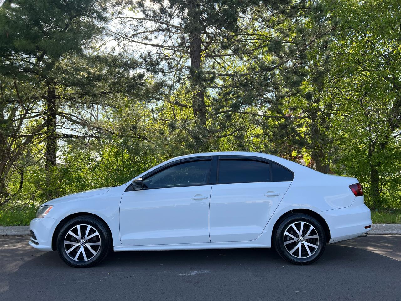Volkswagen Jetta Sedan 4dr Auto 1.8T SE PZEV 2015