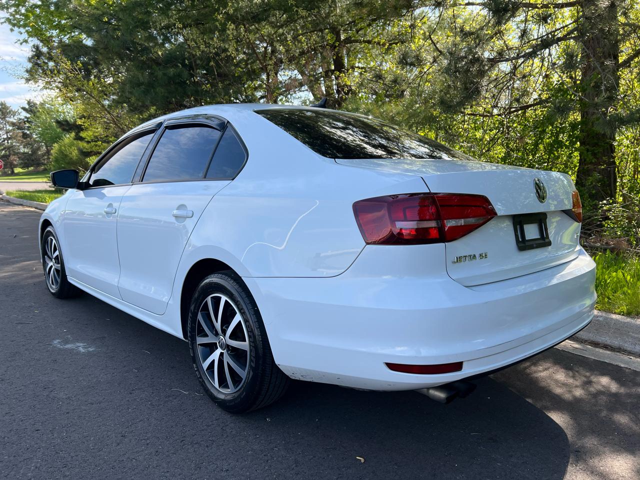 Volkswagen Jetta Sedan 4dr Auto 1.8T SE PZEV 2015