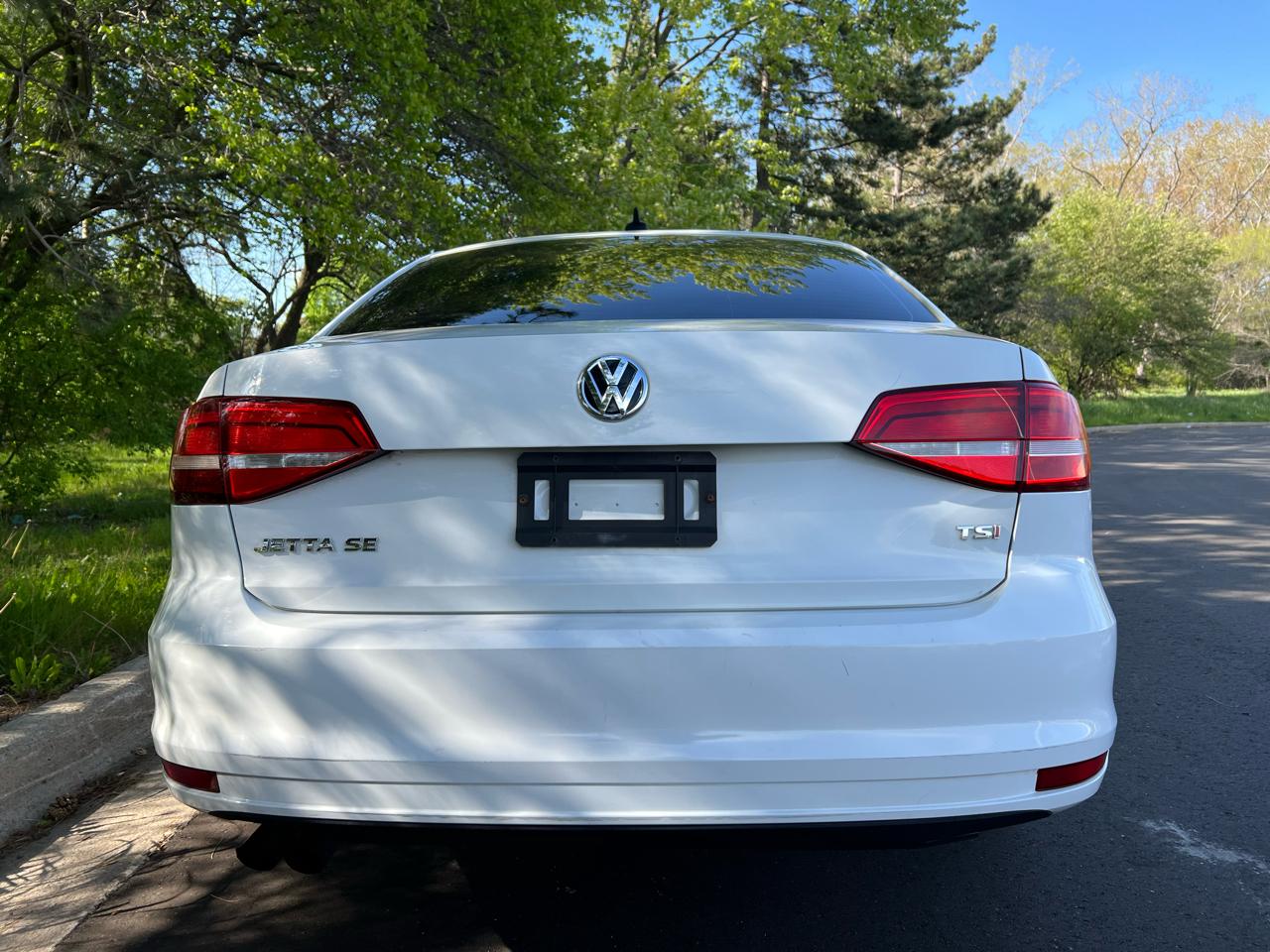 Volkswagen Jetta Sedan 4dr Auto 1.8T SE PZEV 2015