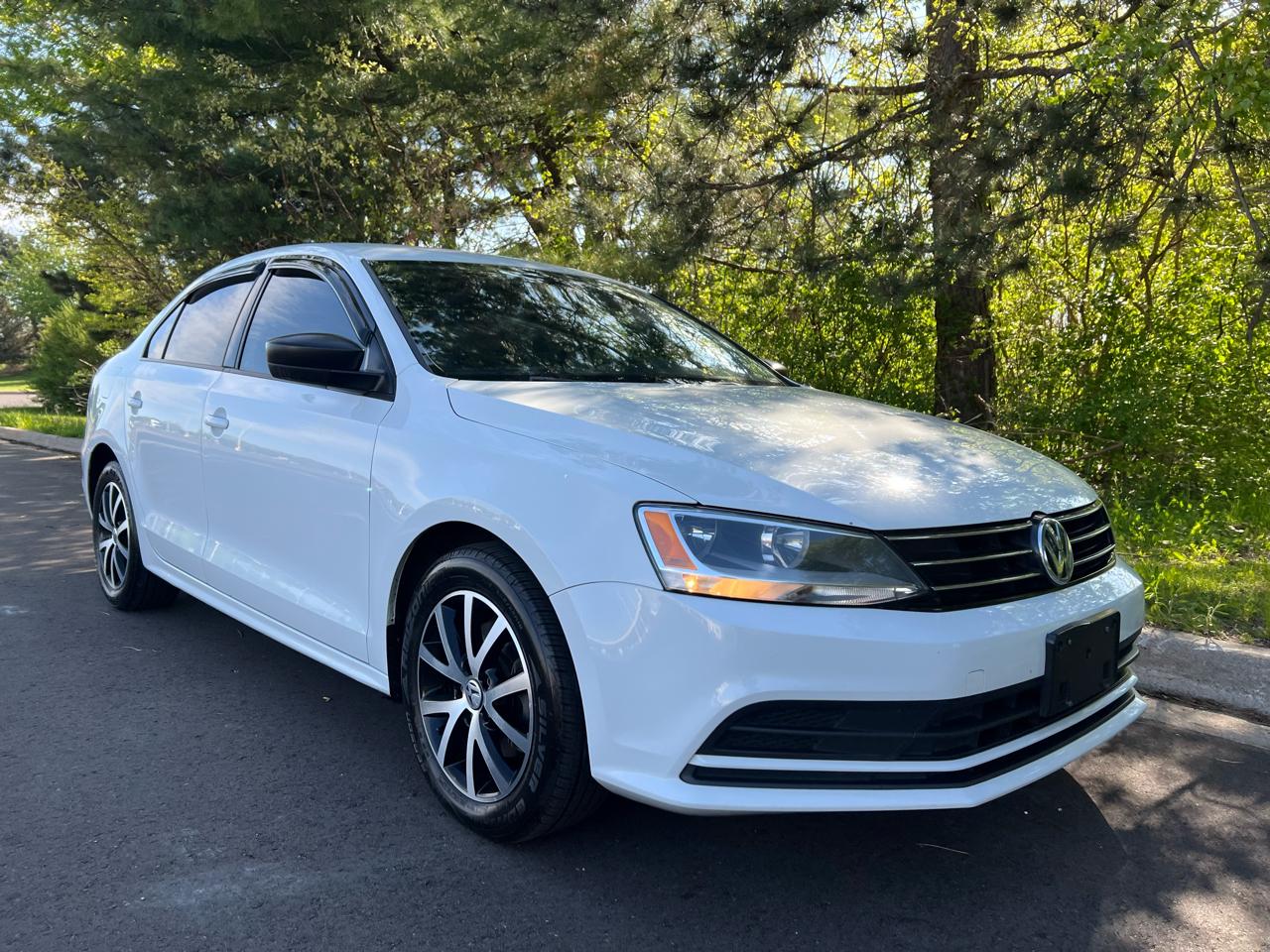 Volkswagen Jetta Sedan 4dr Auto 1.8T SE PZEV 2015