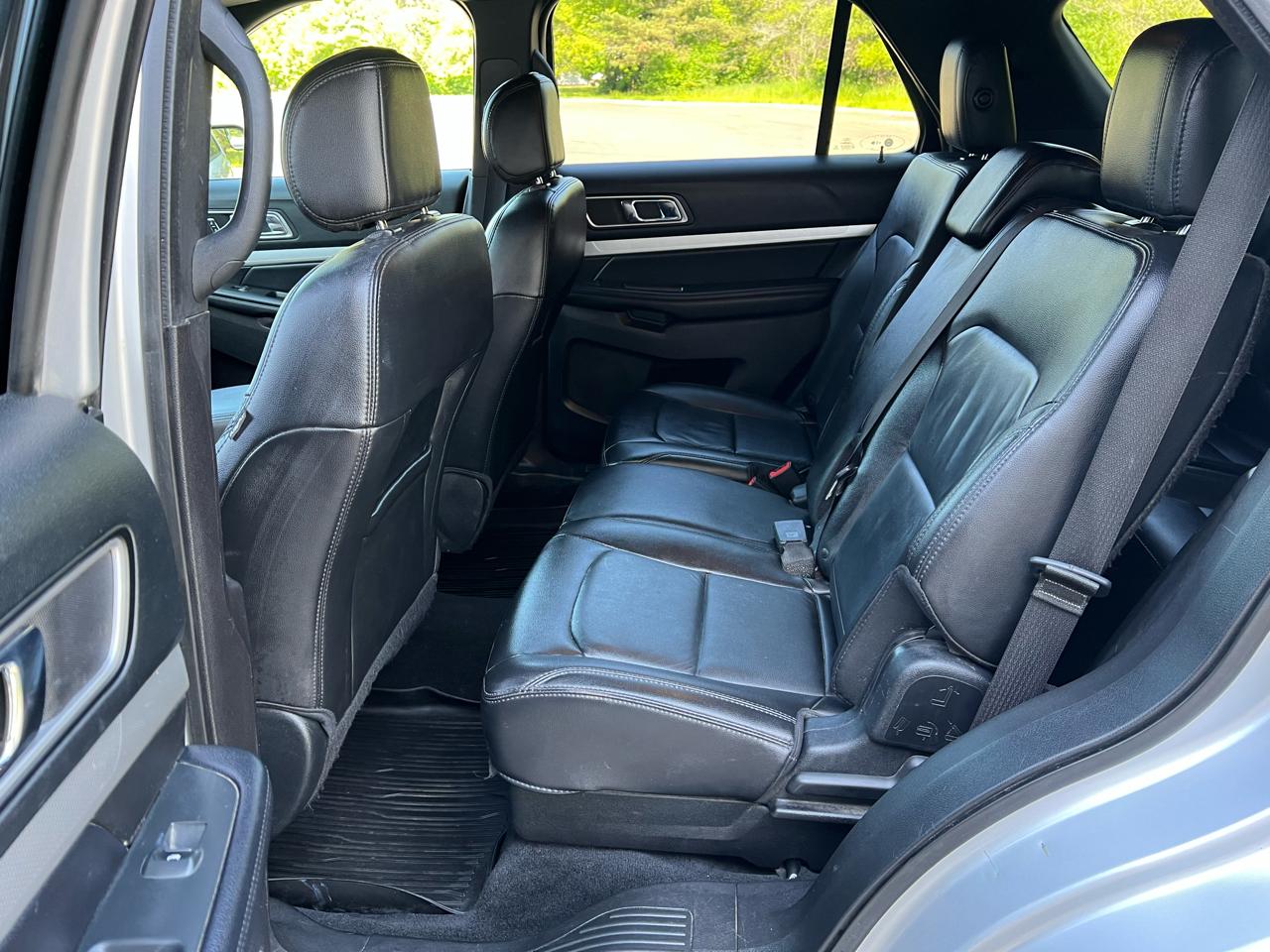 Ford Explorer XLT 4-Door 4WD 2017