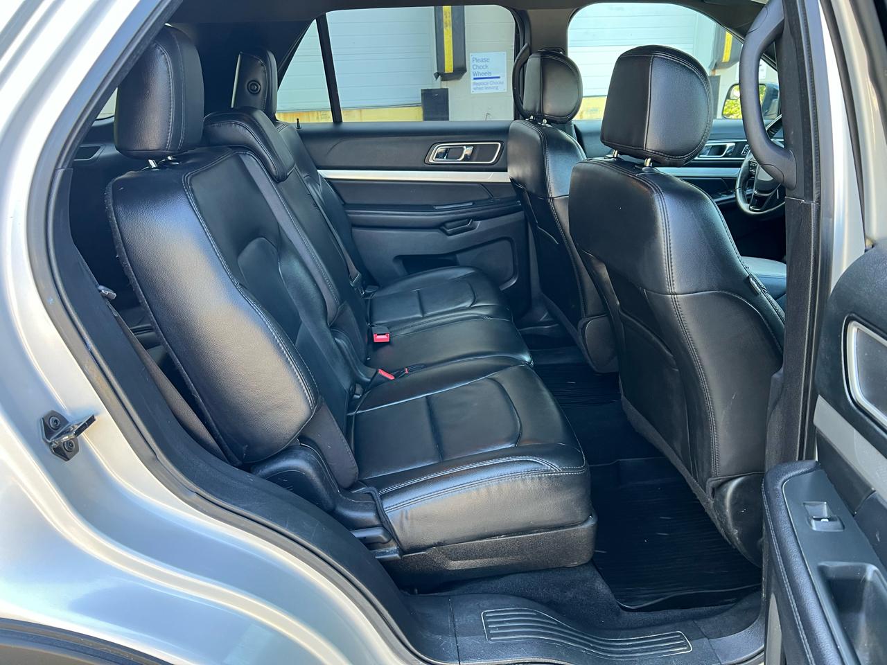 Ford Explorer XLT 4-Door 4WD 2017