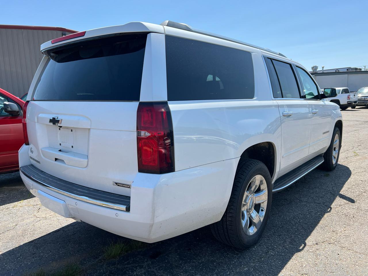 Chevrolet Suburban 4WD 4dr 1500 Premier 2017