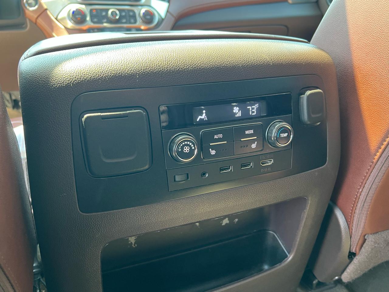 Chevrolet Suburban 4WD 4dr 1500 Premier 2017
