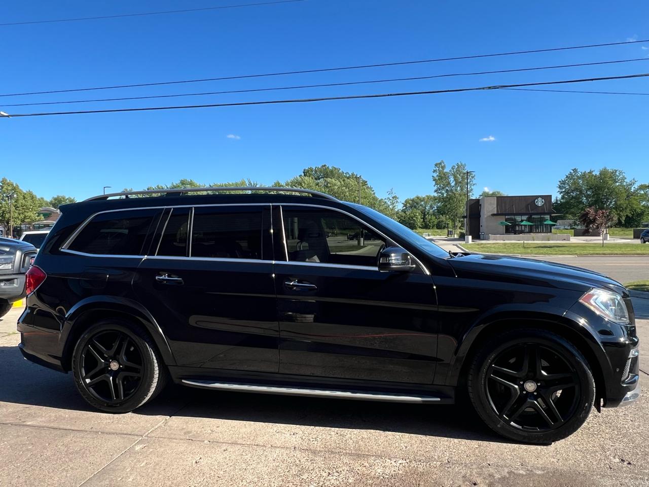 Mercedes-Benz GL 4MATIC 4dr GL 550 2016