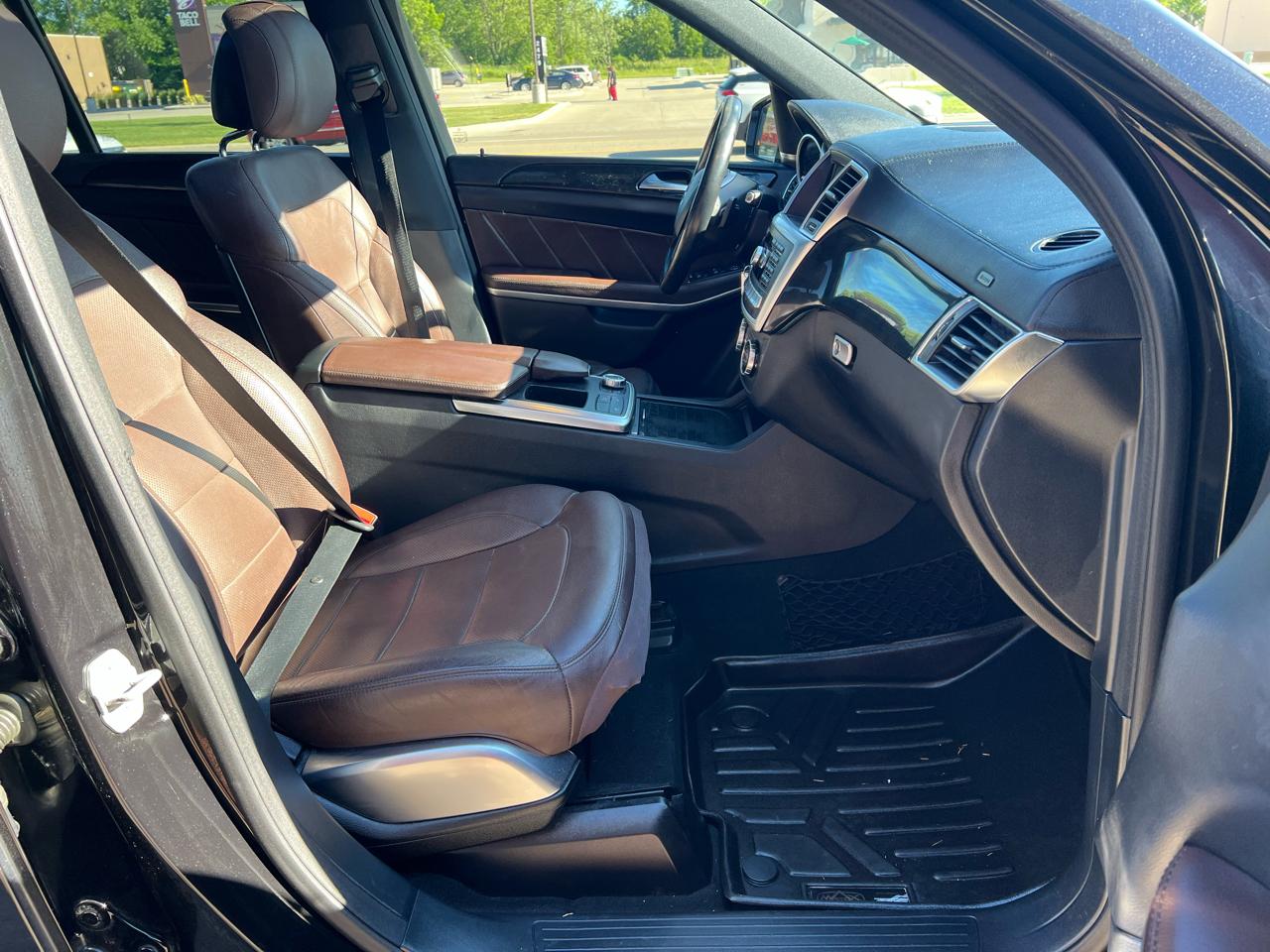 Mercedes-Benz GL 4MATIC 4dr GL 550 2016
