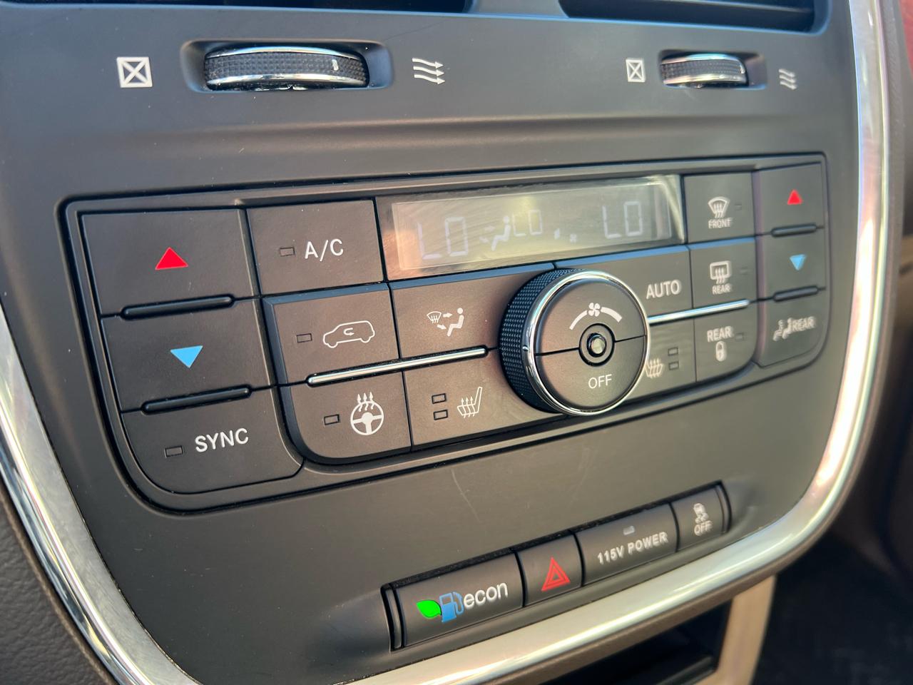 Chrysler Town & Country 4dr Wgn Touring 2015