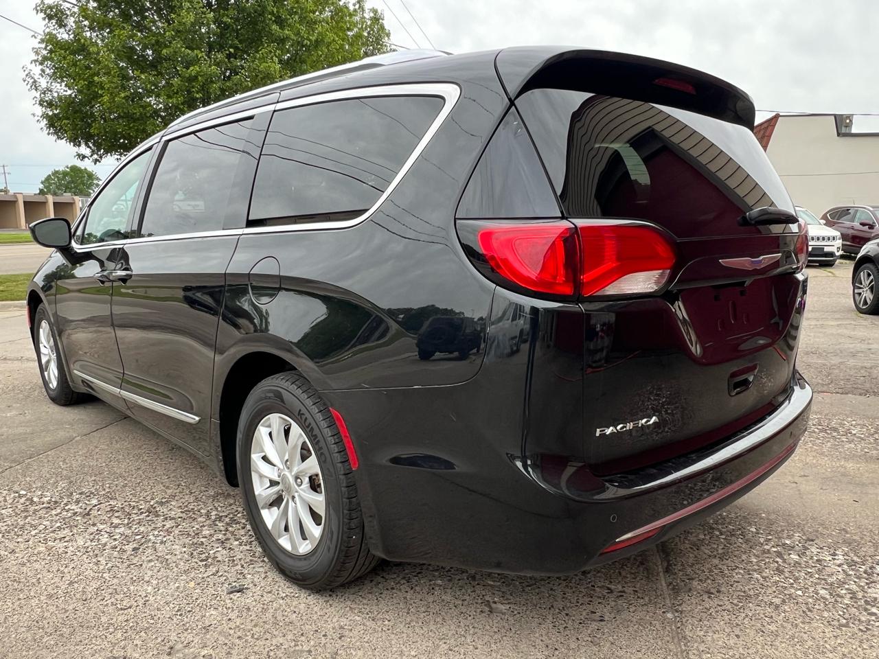 Chrysler Pacifica Touring L Plus FWD 2018