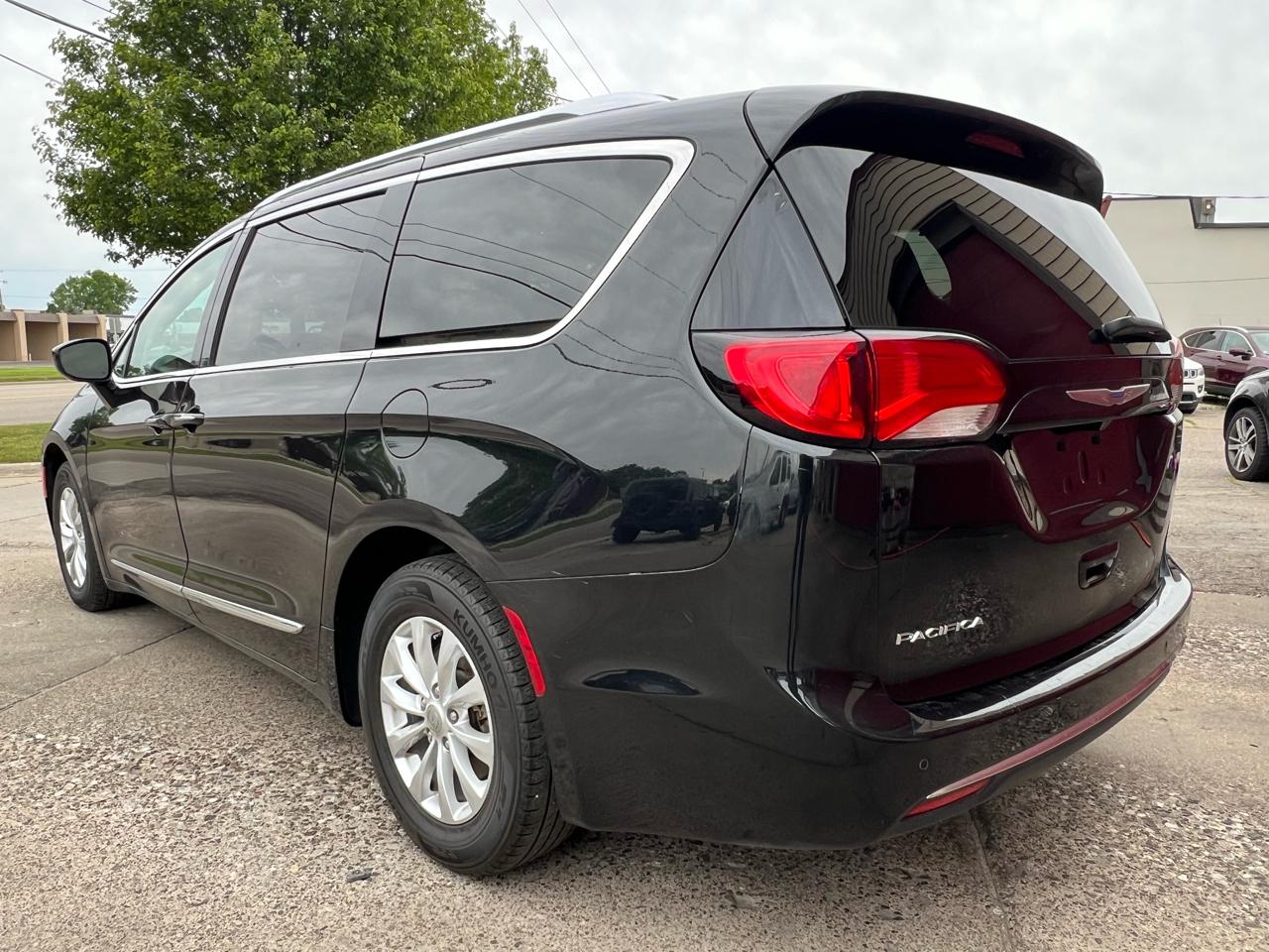 Chrysler Pacifica Touring L Plus FWD 2018