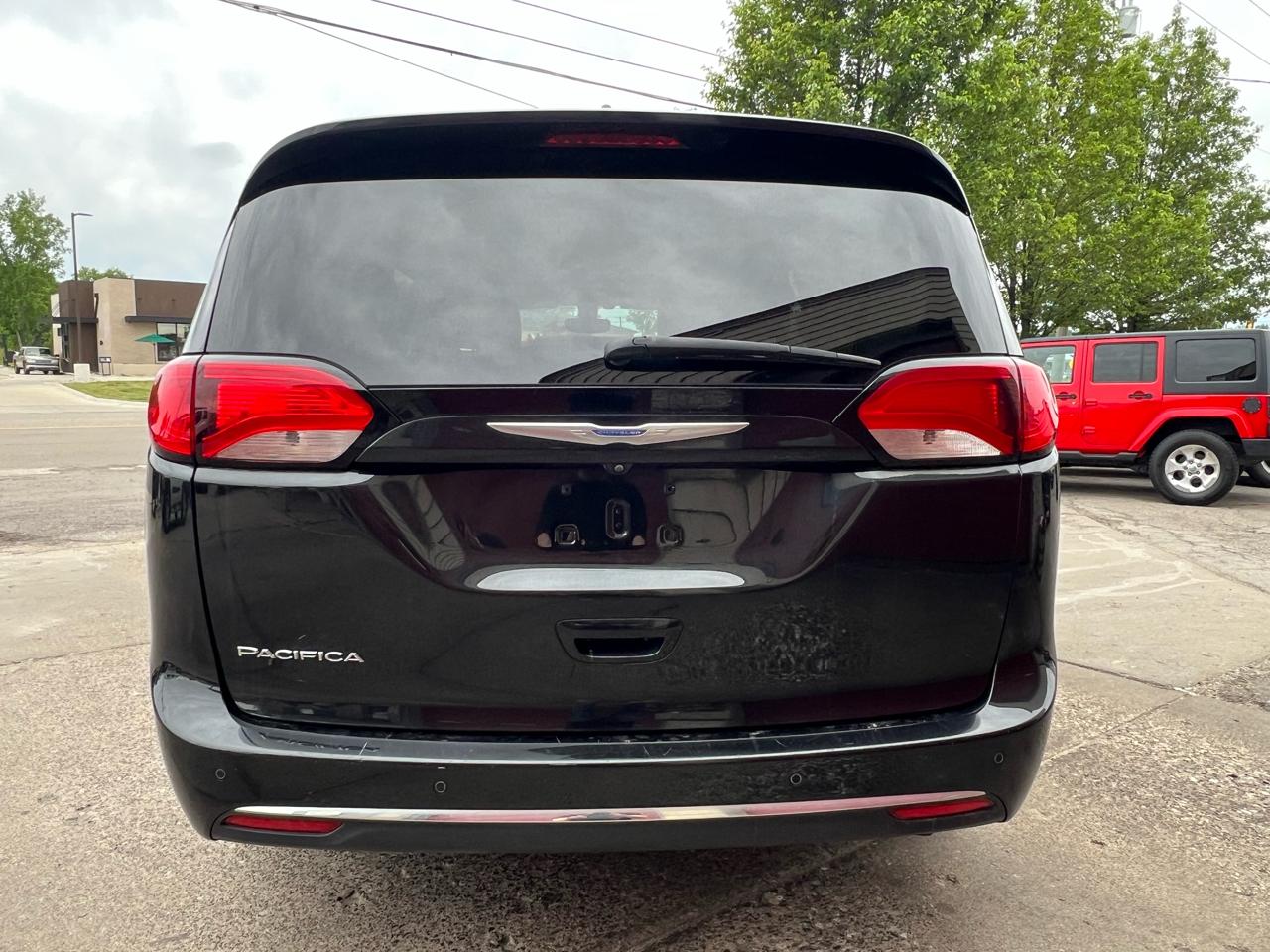 Chrysler Pacifica Touring L Plus FWD 2018