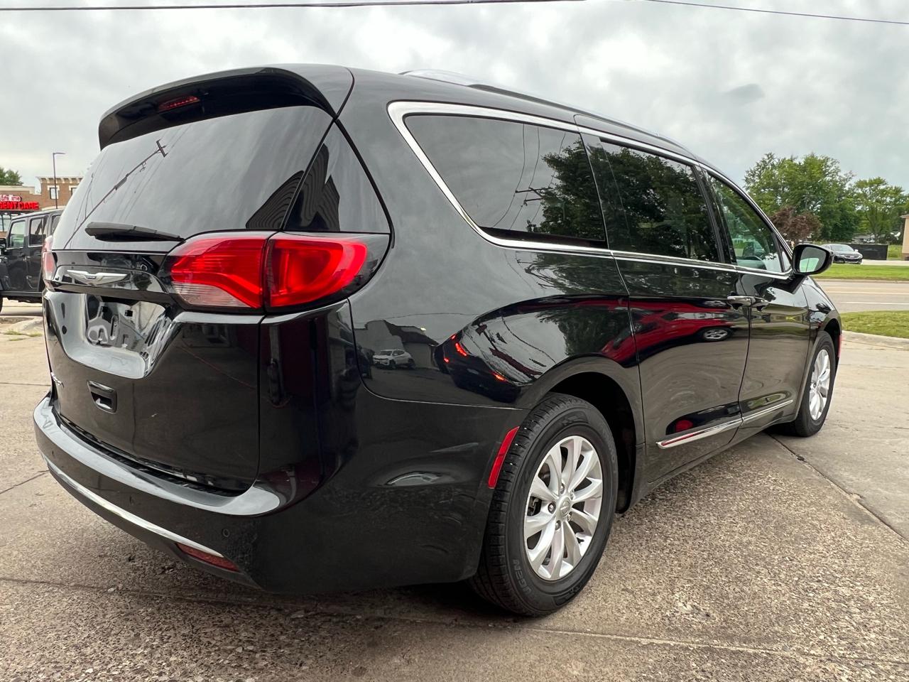 Chrysler Pacifica Touring L Plus FWD 2018