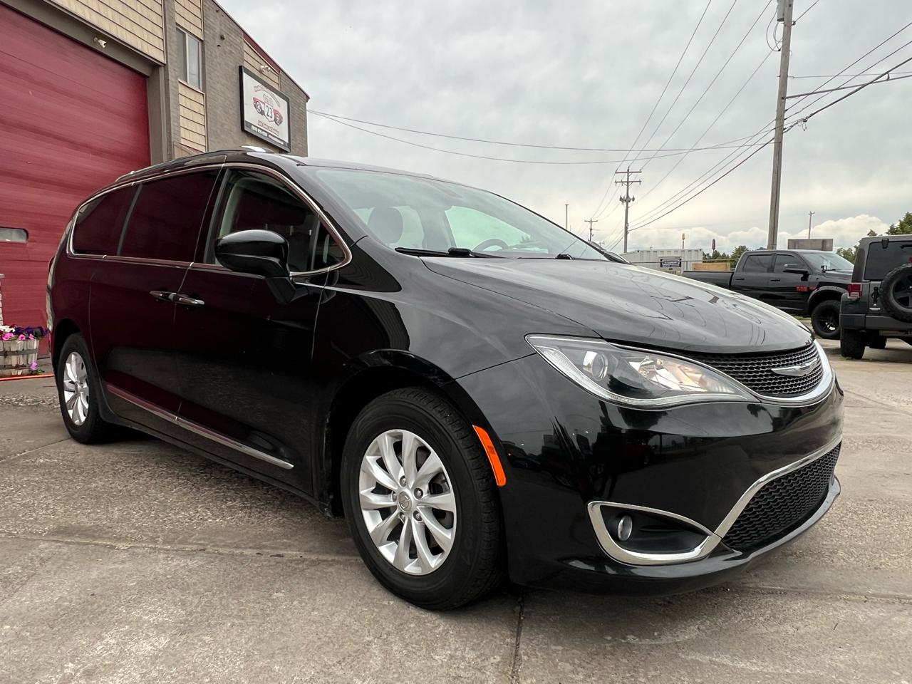 Chrysler Pacifica Touring L Plus FWD 2018