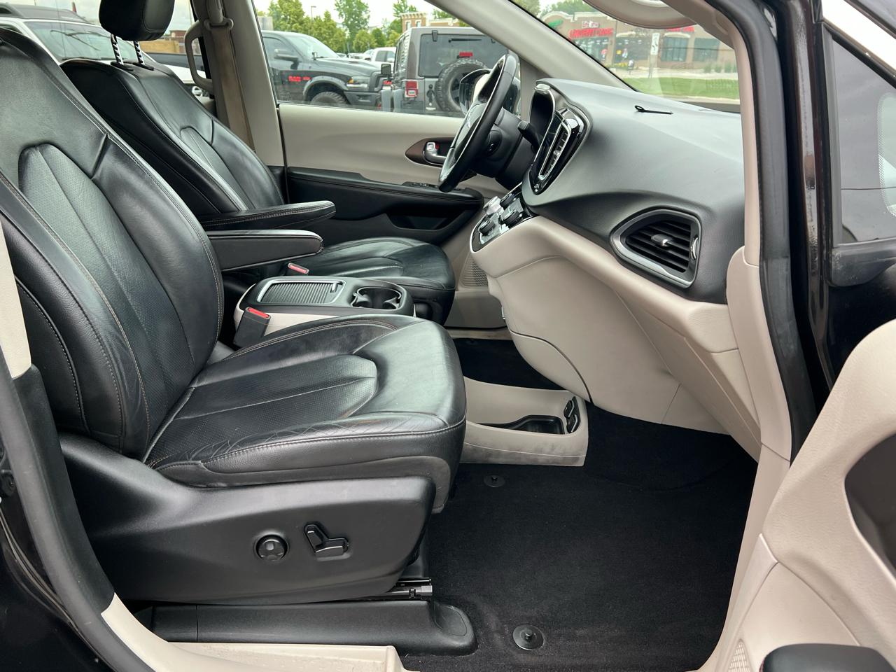 Chrysler Pacifica Touring L Plus FWD 2018