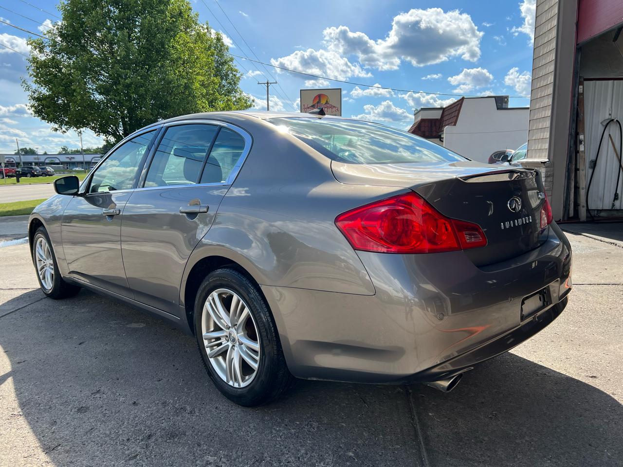 Infiniti G37 Sedan 4dr x AWD 2012