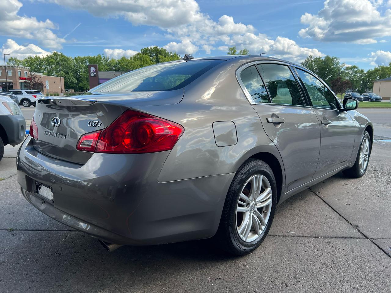 Infiniti G37 Sedan 4dr x AWD 2012