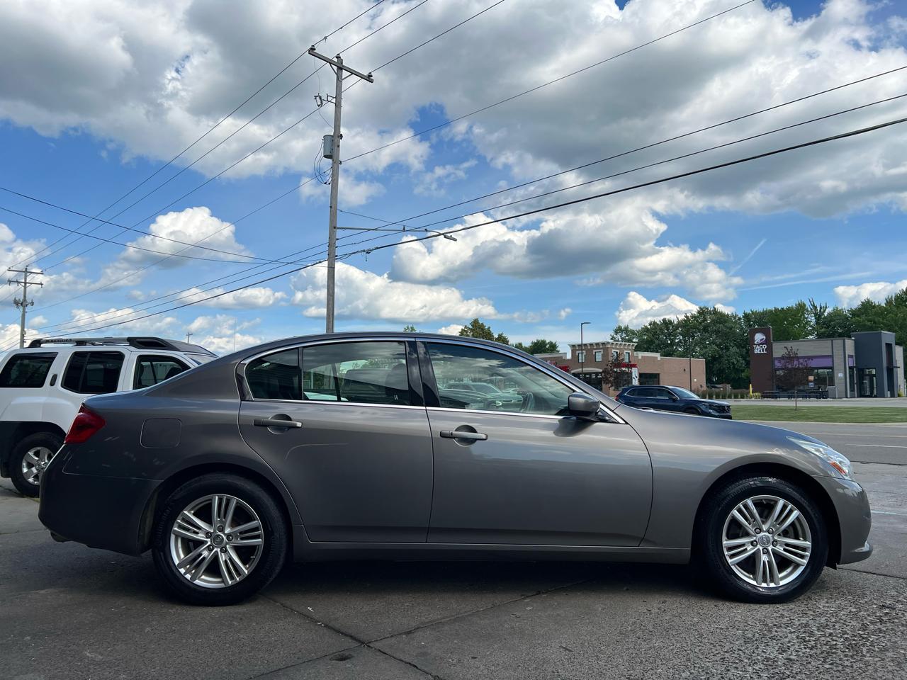 Infiniti G37 Sedan 4dr x AWD 2012