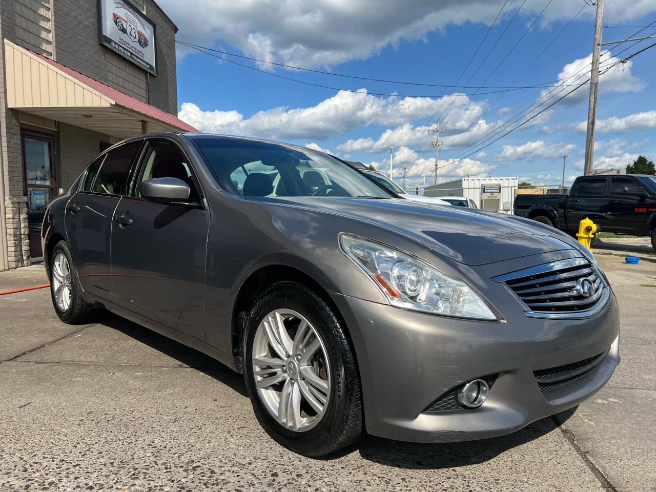 Infiniti G37 Sedan 4dr x AWD 2012