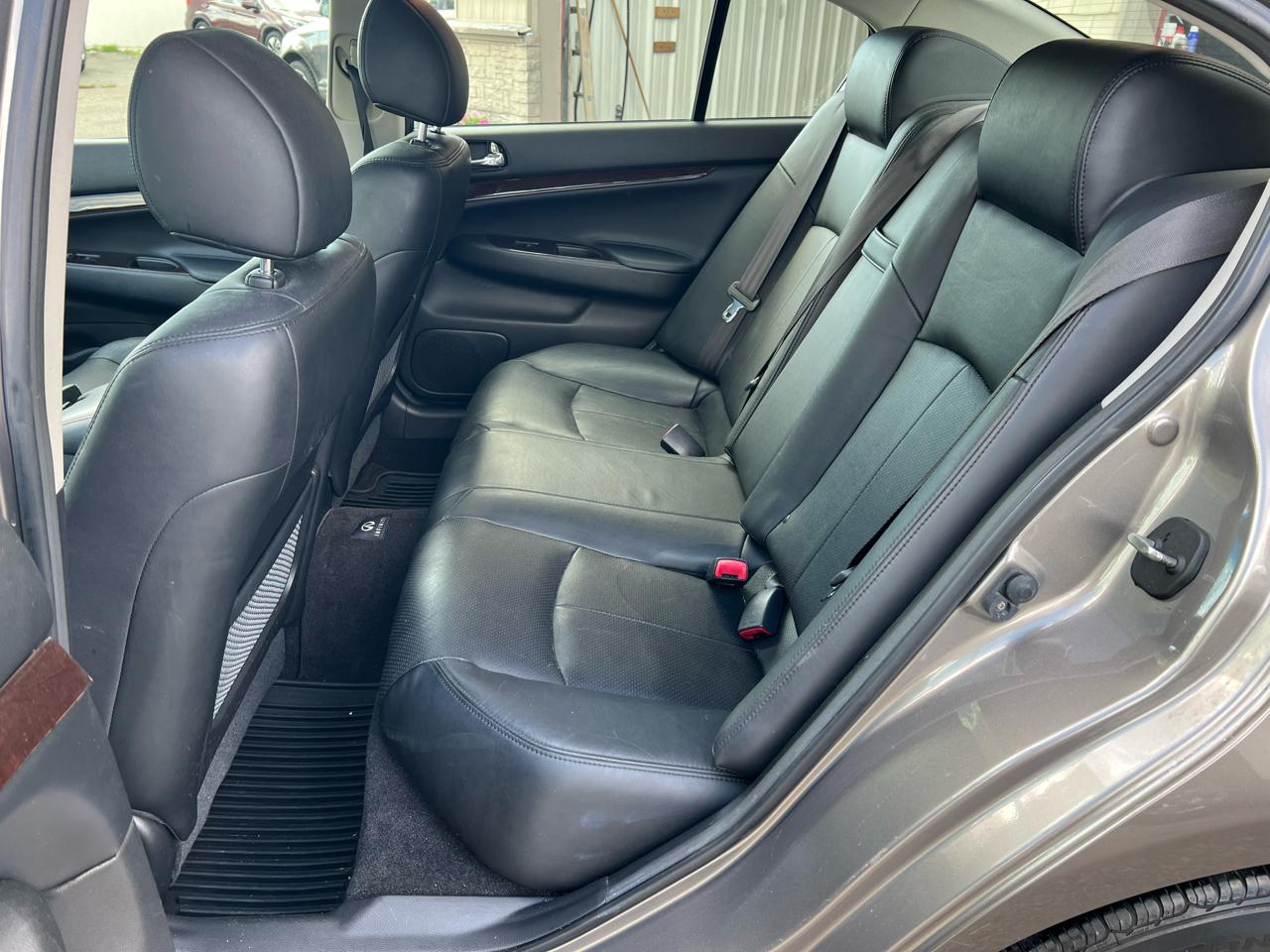 Infiniti G37 Sedan 4dr x AWD 2012