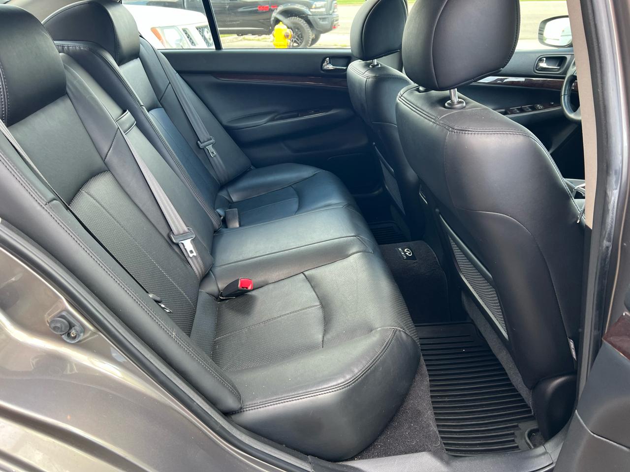 Infiniti G37 Sedan 4dr x AWD 2012