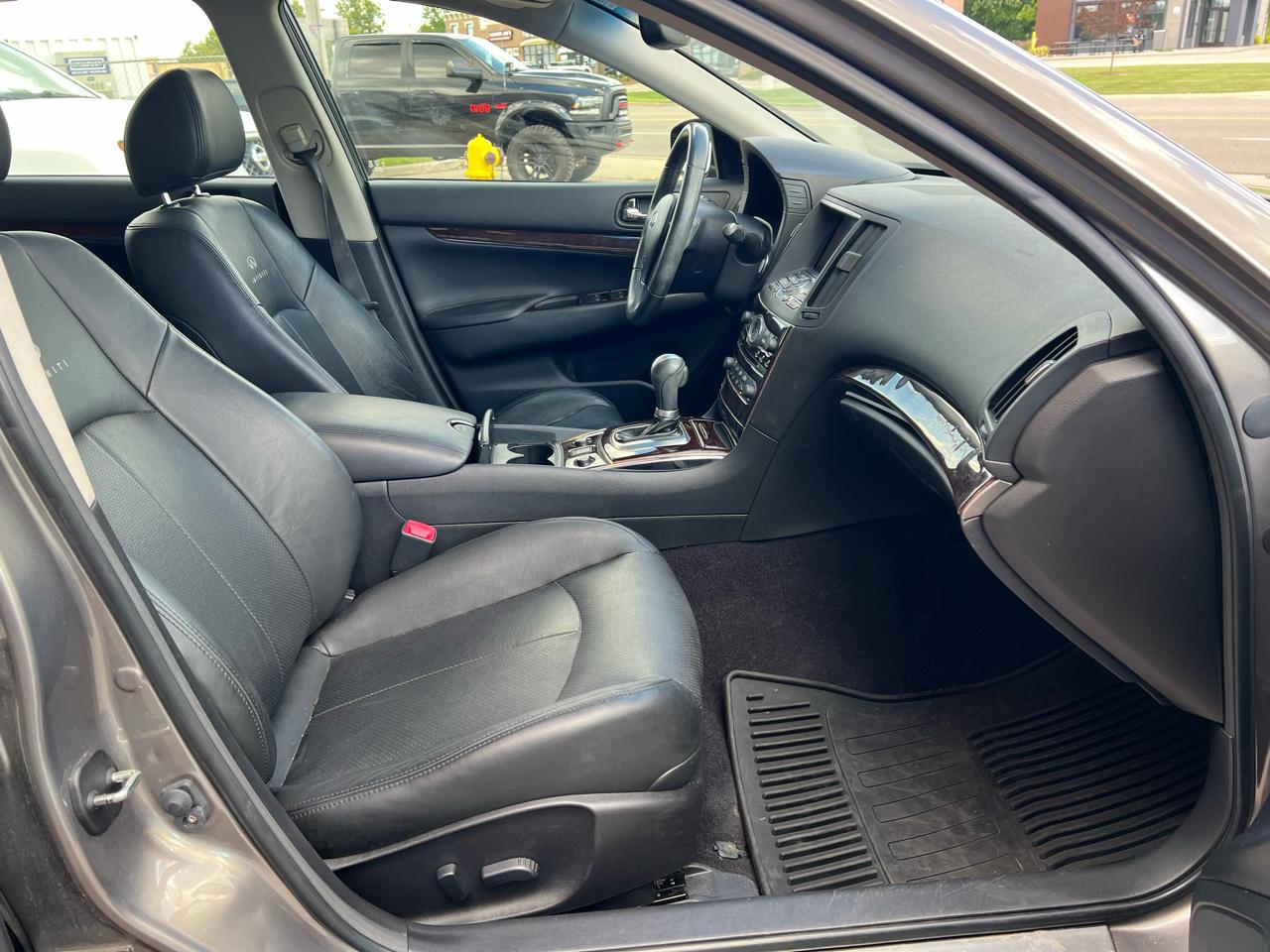Infiniti G37 Sedan 4dr x AWD 2012