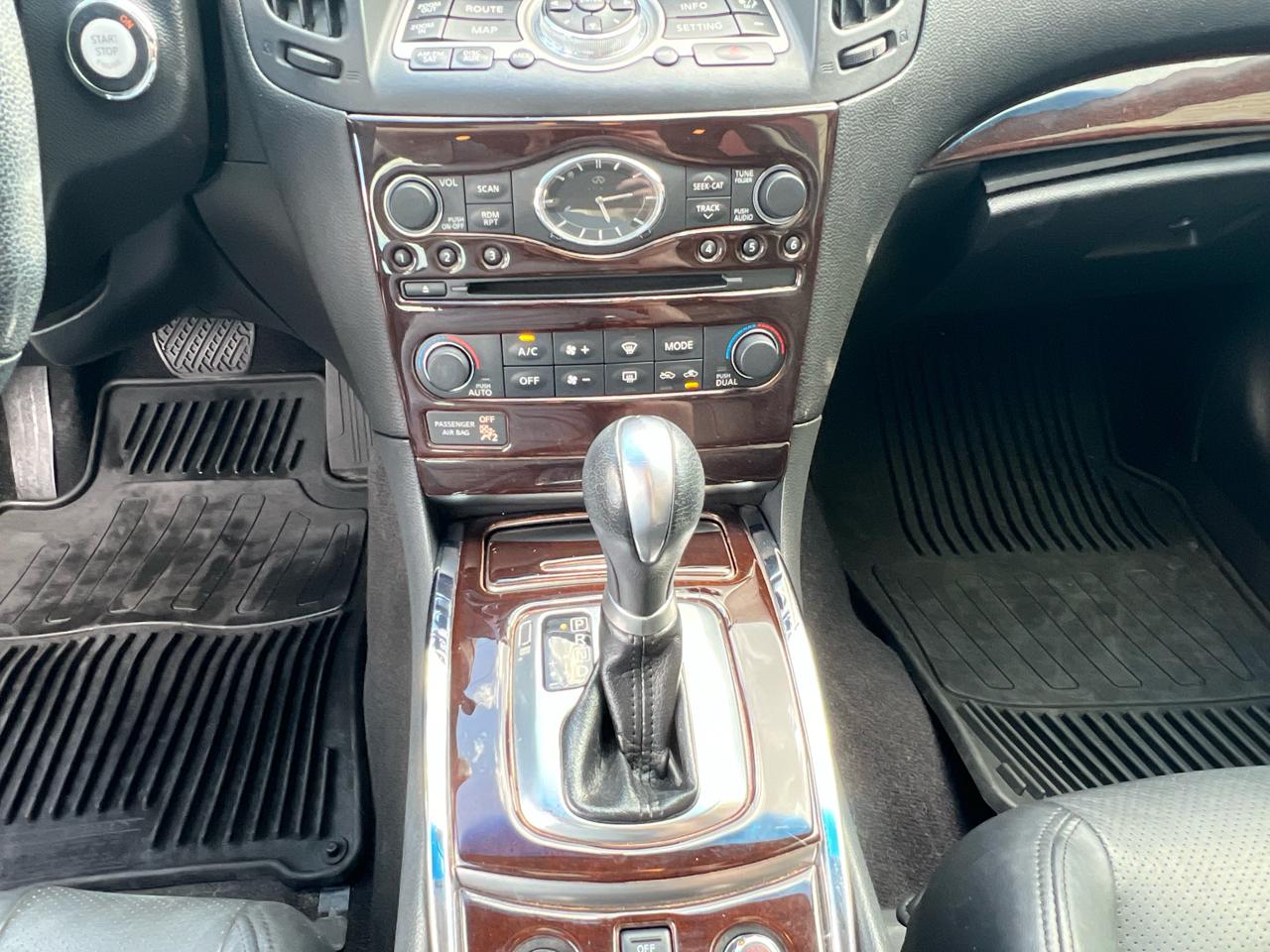 Infiniti G37 Sedan 4dr x AWD 2012