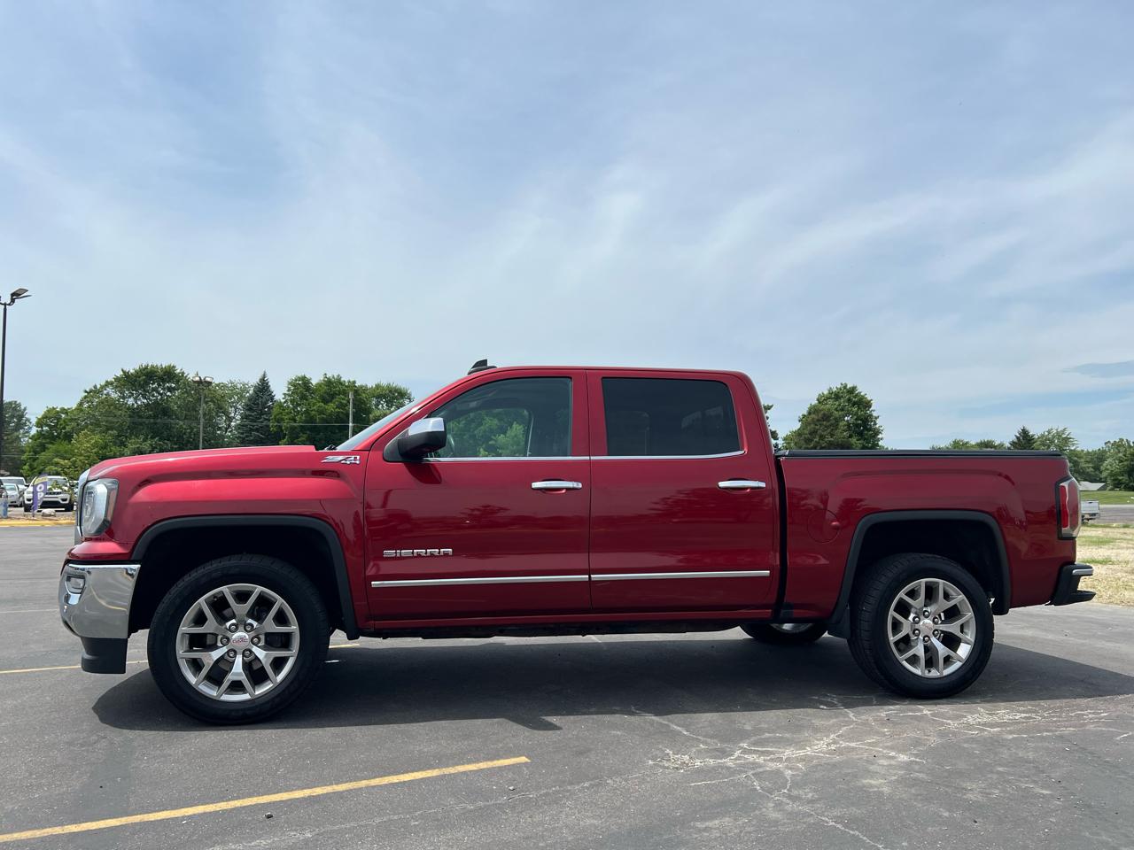 GMC Sierra 1500 4WD Crew Cab 143.5" SLT 2018