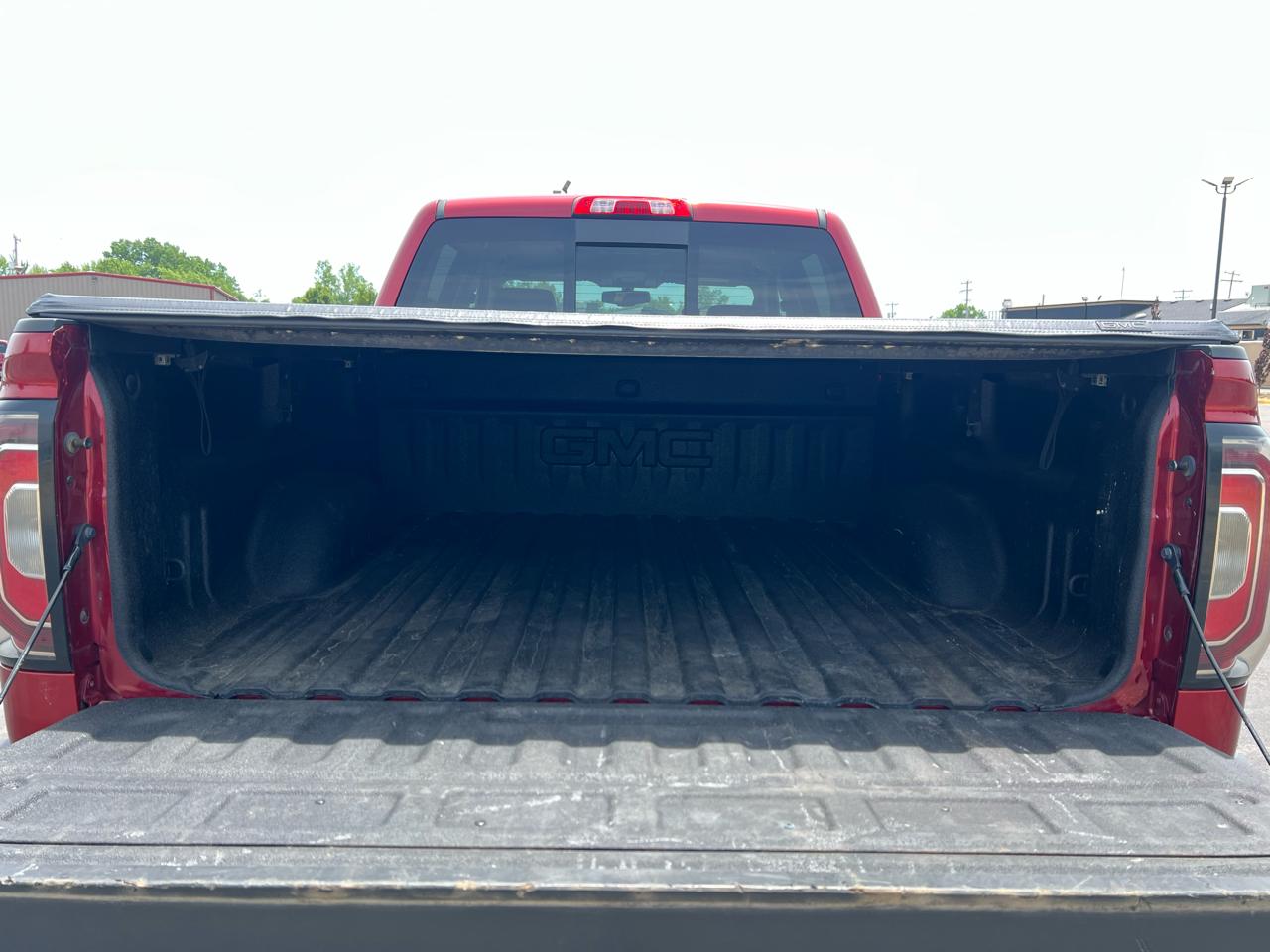 GMC Sierra 1500 4WD Crew Cab 143.5" SLT 2018