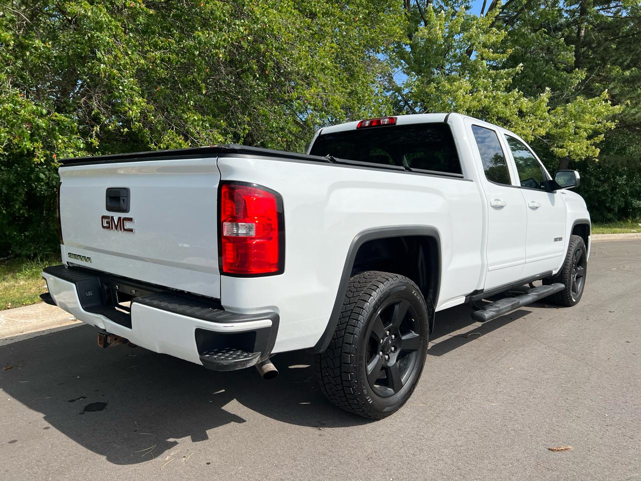 GMC Sierra 1500 4WD Double Cab 147" Elevation 2017