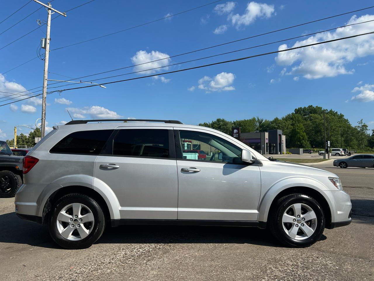 Dodge Journey FWD 4dr Mainstreet 2011