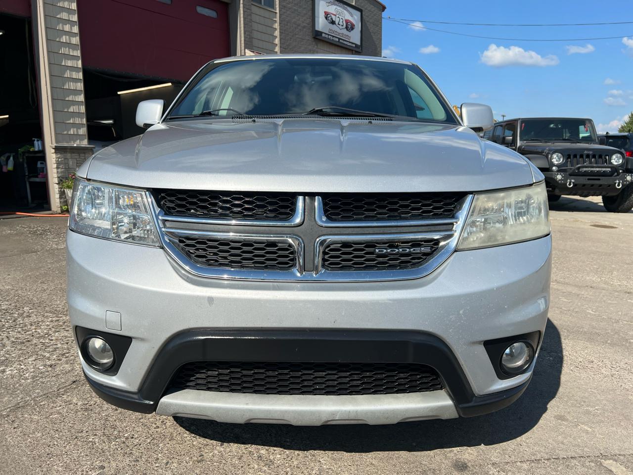Dodge Journey FWD 4dr Mainstreet 2011
