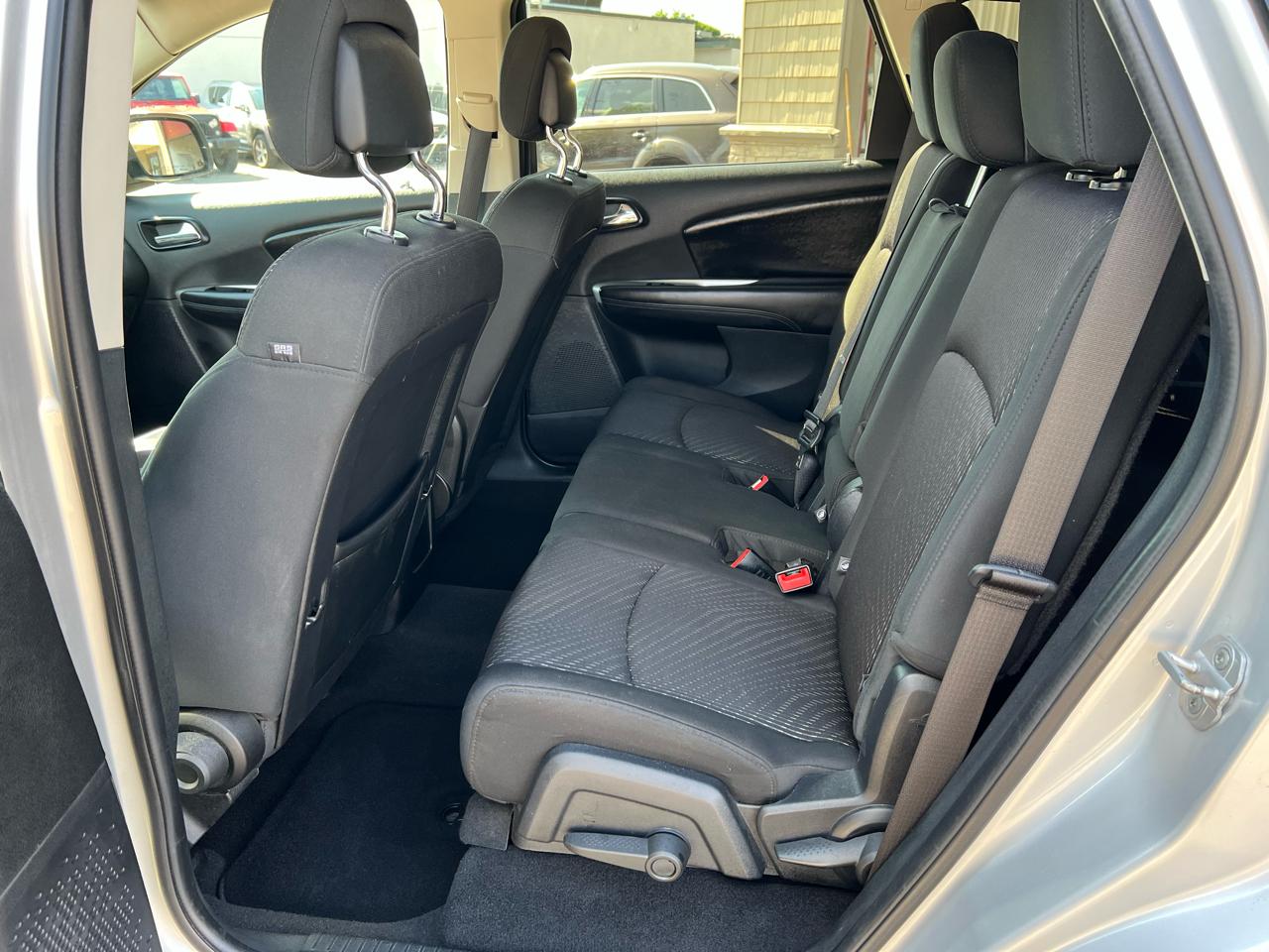 Dodge Journey FWD 4dr Mainstreet 2011