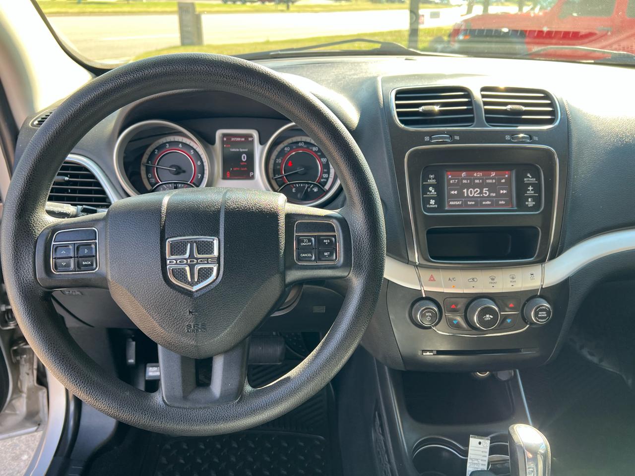 Dodge Journey FWD 4dr Mainstreet 2011