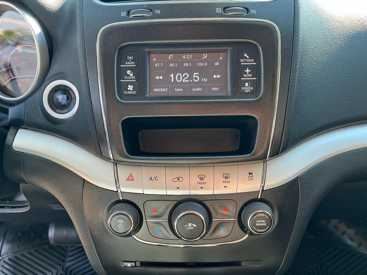 Dodge Journey FWD 4dr Mainstreet 2011