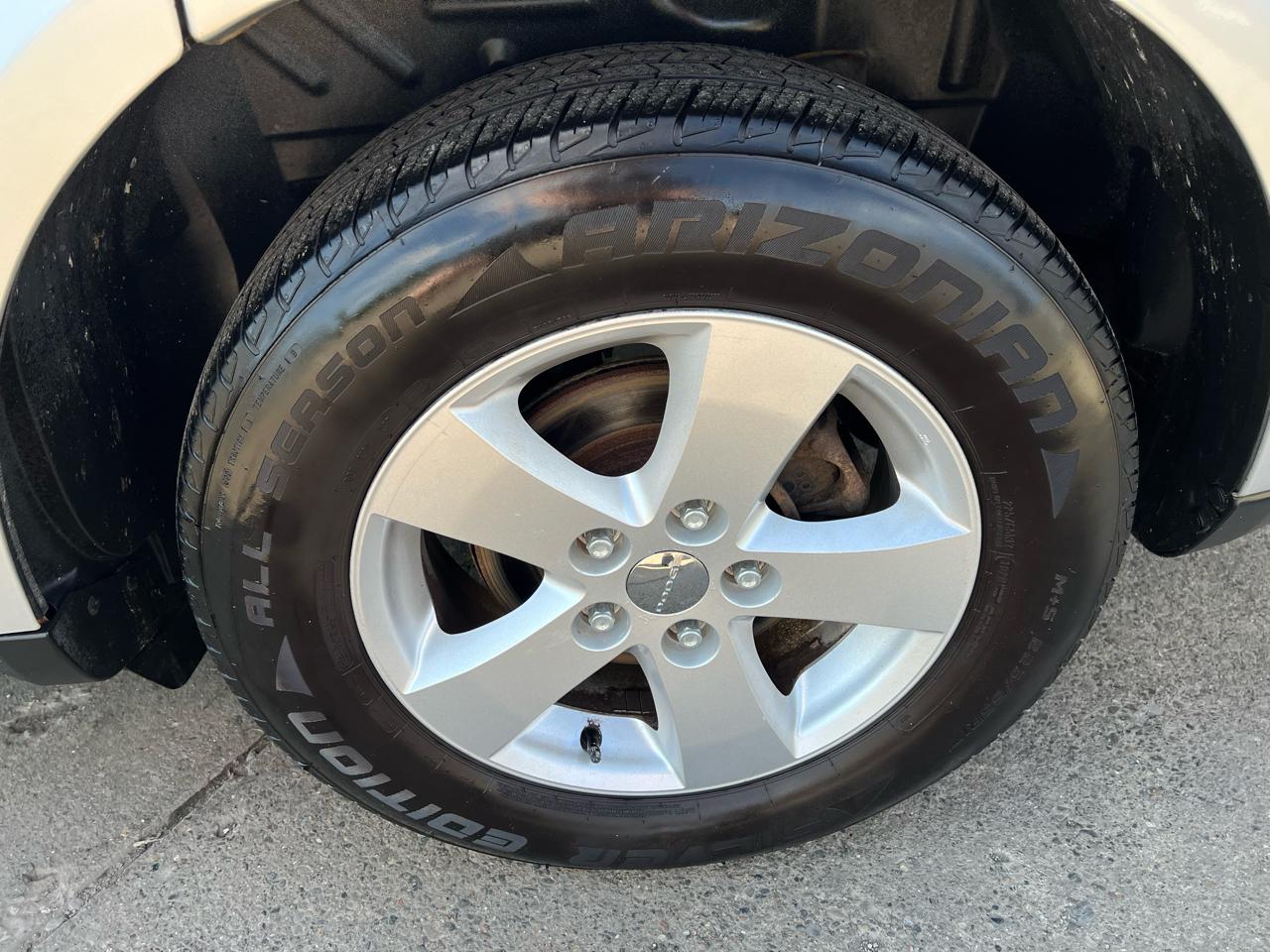 Dodge Journey FWD 4dr Mainstreet 2011
