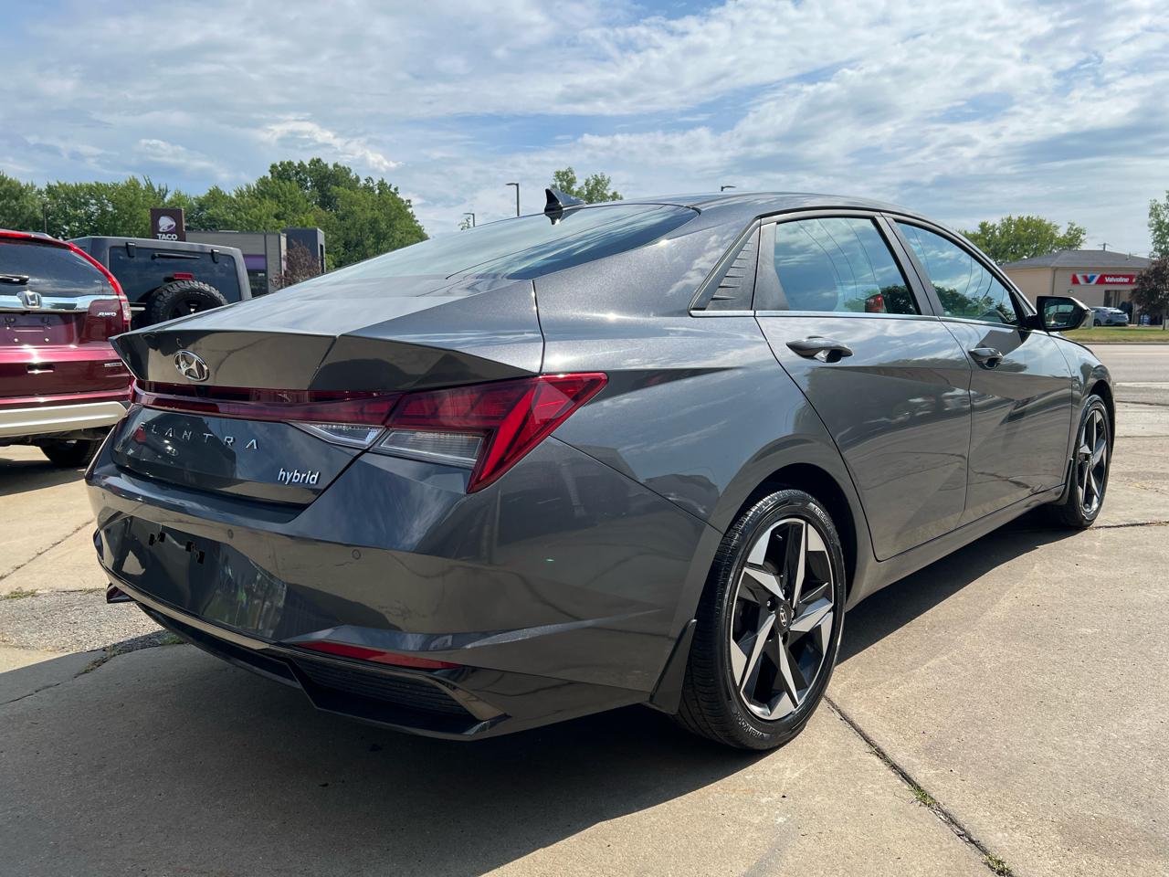 Hyundai Elantra Hybrid Limited DCT 2023
