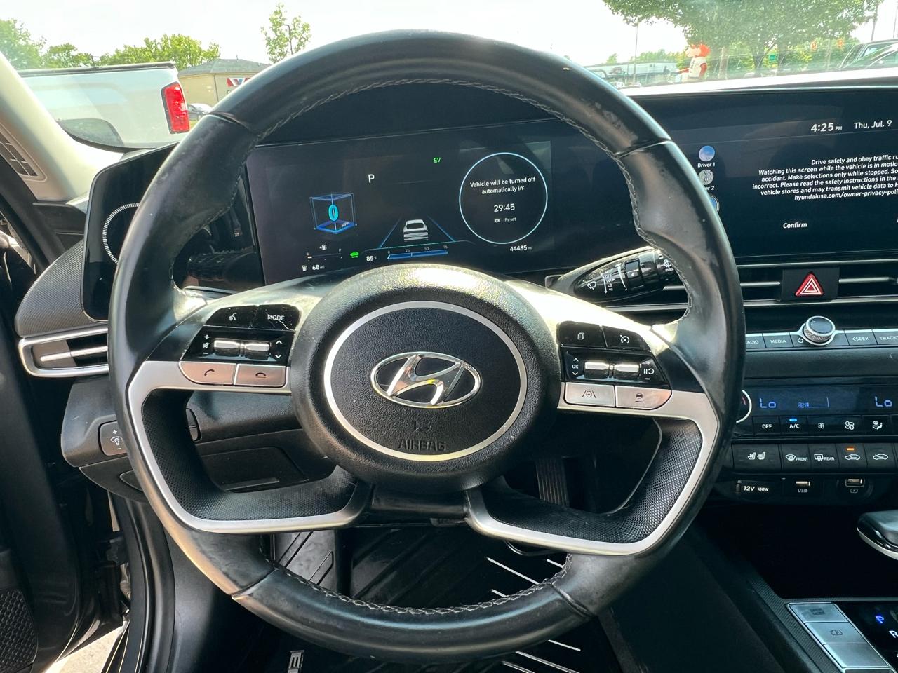 Hyundai Elantra Hybrid Limited DCT 2023