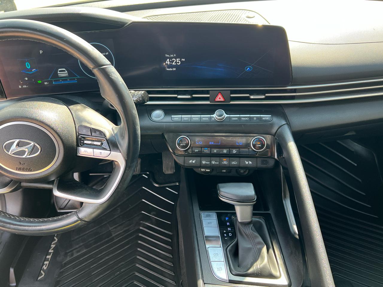 Hyundai Elantra Hybrid Limited DCT 2023