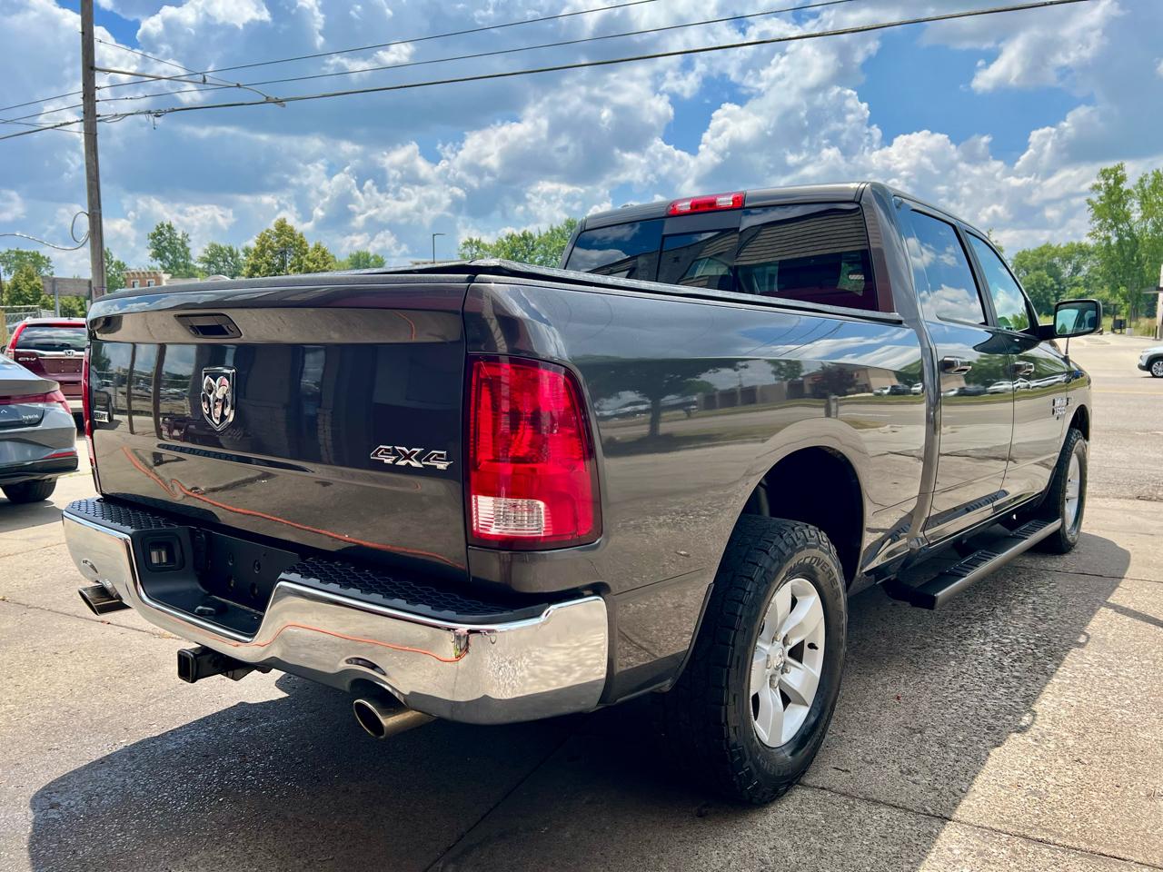 RAM 1500 Classic SLT 4x4 Crew Cab 6'4" Box 2019