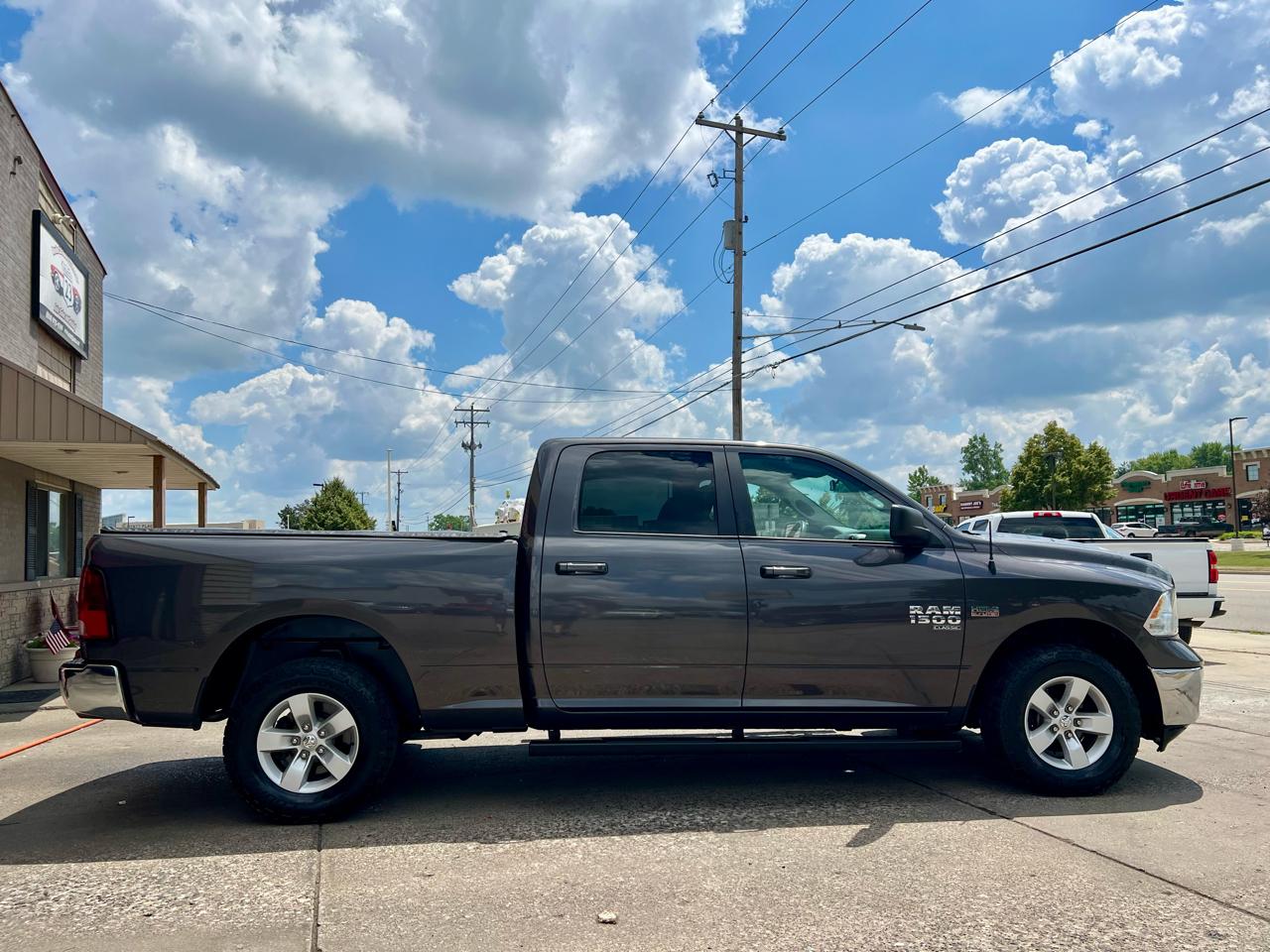 RAM 1500 Classic SLT 4x4 Crew Cab 6'4" Box 2019