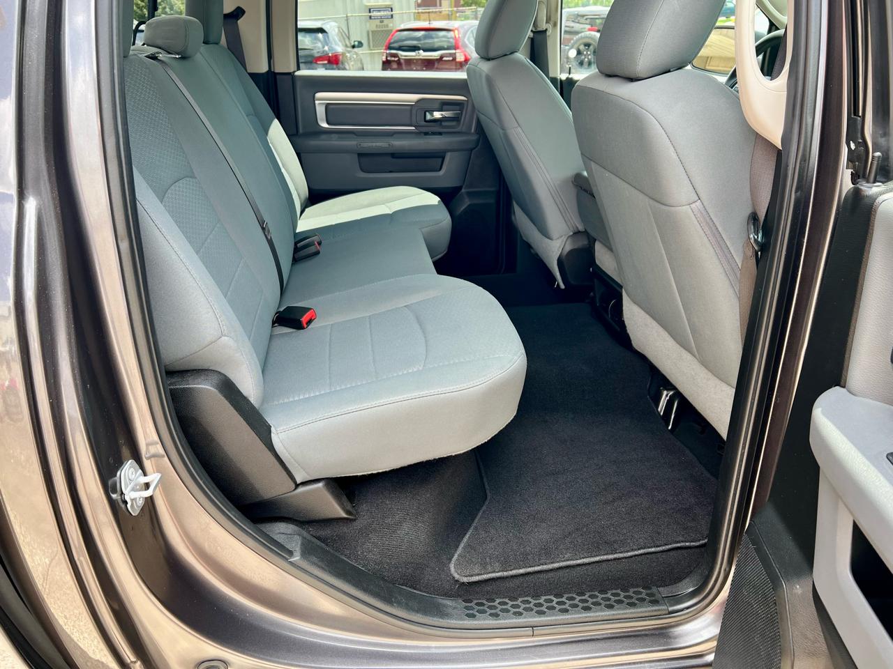 RAM 1500 Classic SLT 4x4 Crew Cab 6'4" Box 2019