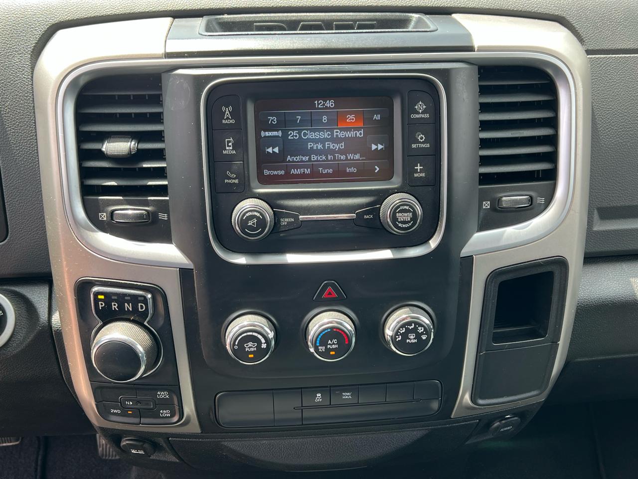 RAM 1500 Classic SLT 4x4 Crew Cab 6'4" Box 2019